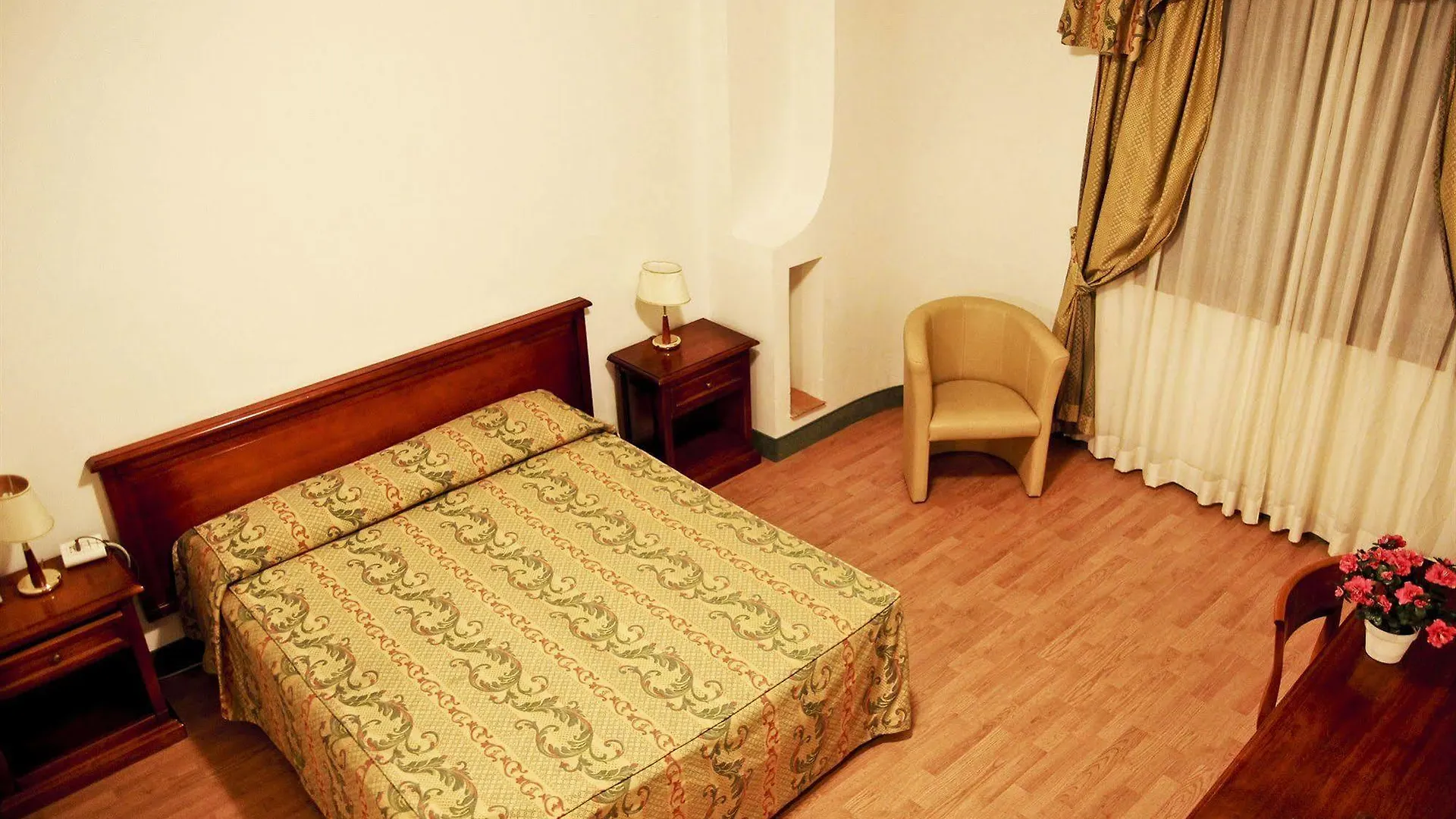 Biancaneve Hotel Nicolosi 4*,